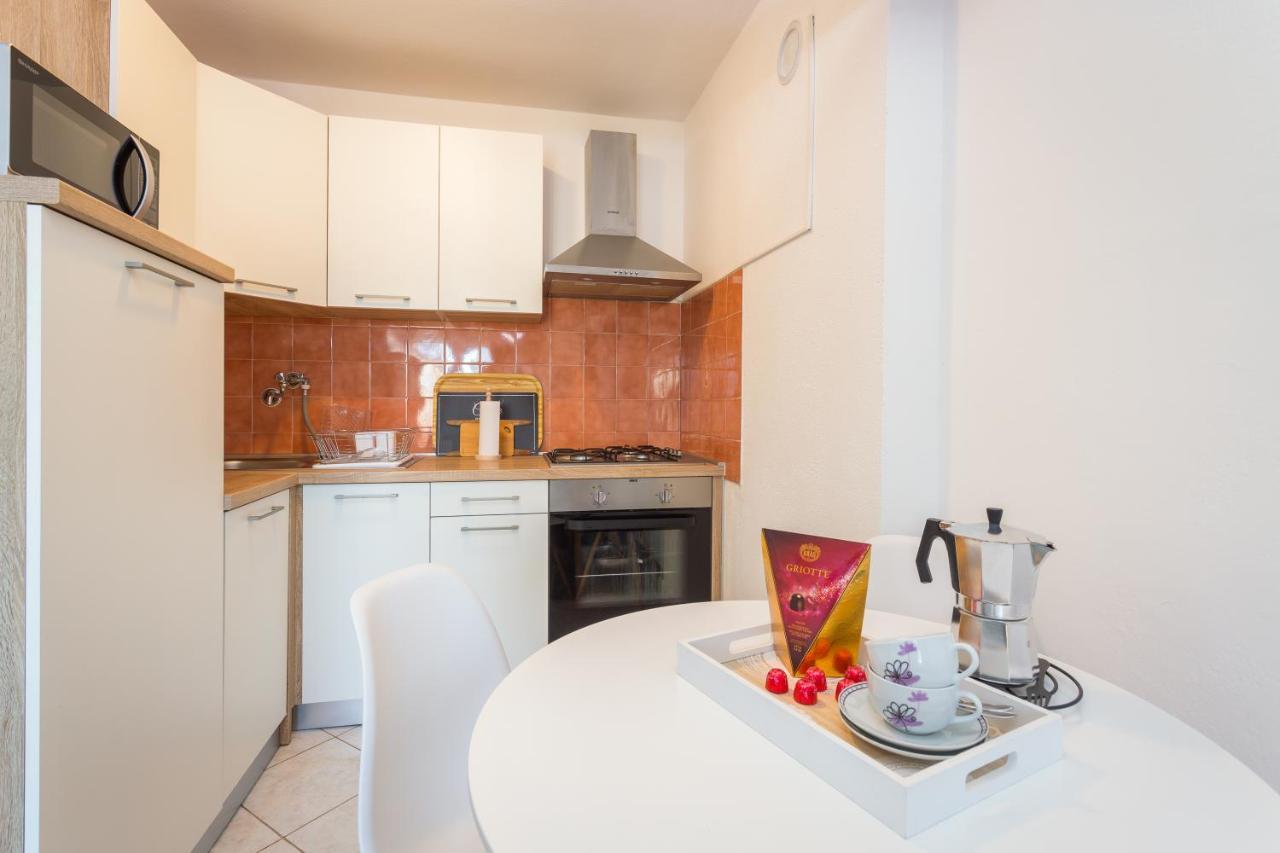 Sunny Apartment Ili Near Amfiteatar Pula Exterior photo